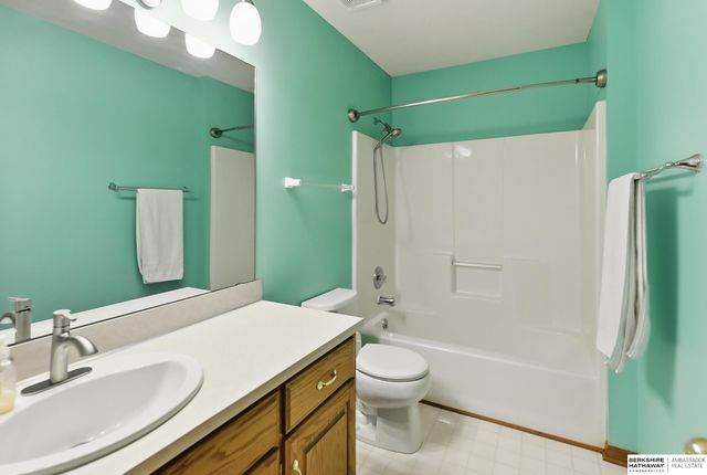 13404 Hillsborough Drive, Omaha, NE 68164