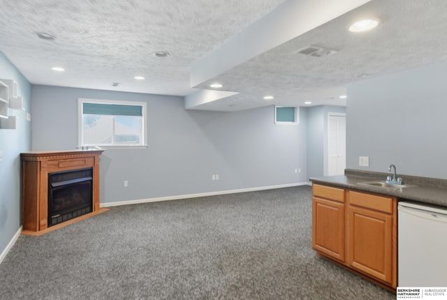 13404 Hillsborough Drive, Omaha, NE 68164