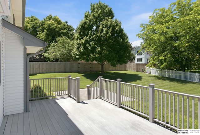 13404 Hillsborough Drive, Omaha, NE 68164