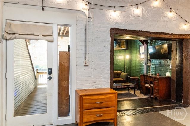 585 White Circle 17, Athens, GA 30605