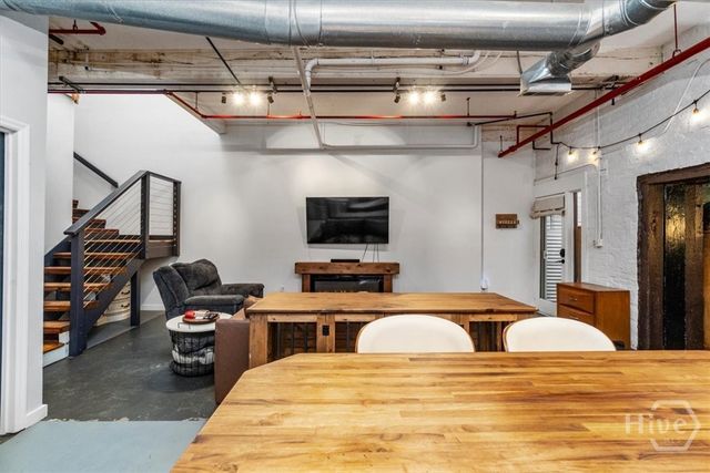 585 White Circle 17, Athens, GA 30605