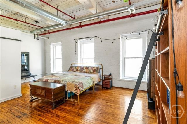 585 White Circle 17, Athens, GA 30605