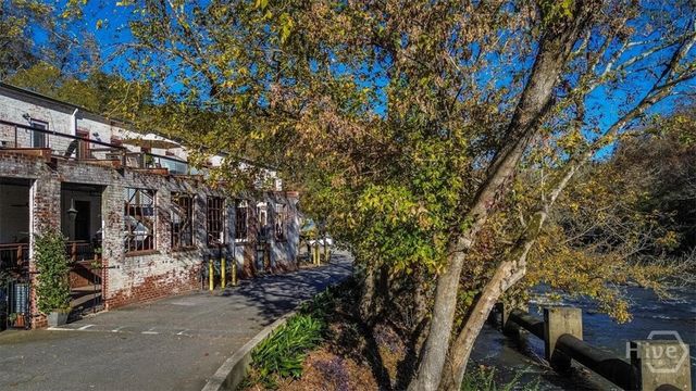 585 White Circle 17, Athens, GA 30605