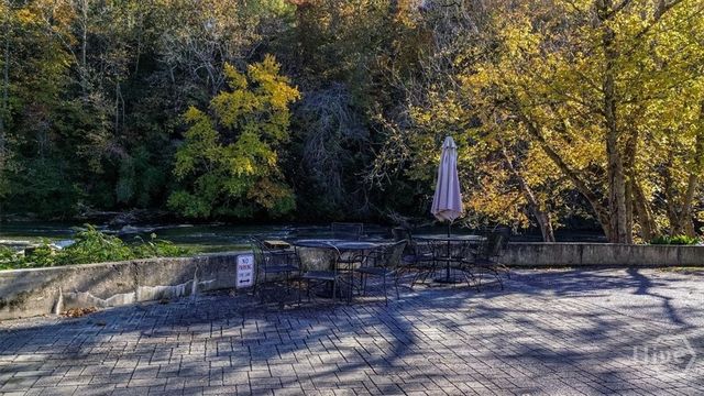 585 White Circle 17, Athens, GA 30605