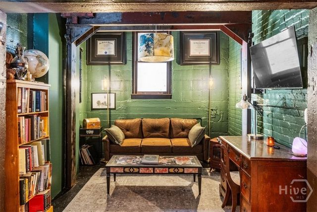 585 White Circle 17, Athens, GA 30605