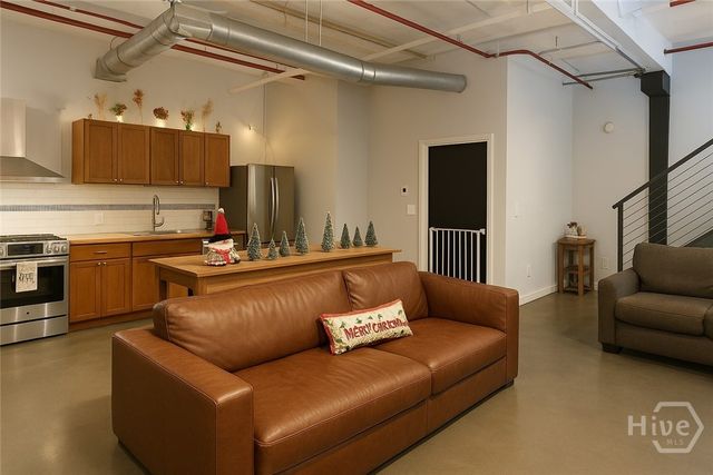 585 White Circle 17, Athens, GA 30605