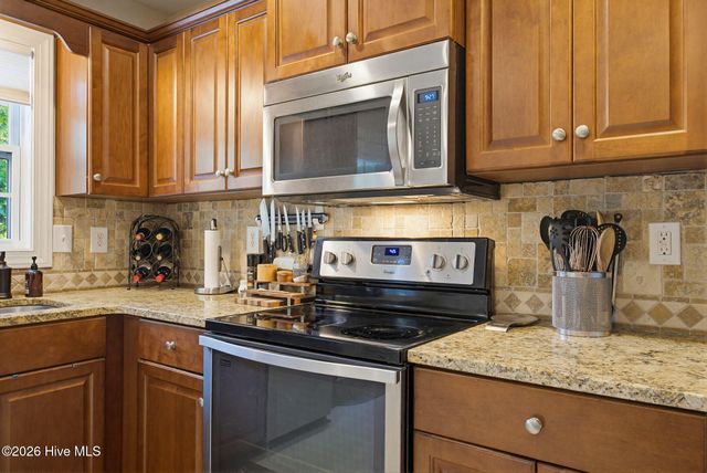 105 Sages Ridge Drive, Holly Ridge, NC 28445