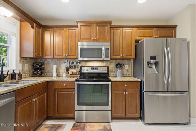 105 Sages Ridge Drive, Holly Ridge, NC 28445