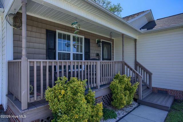 105 Sages Ridge Drive, Holly Ridge, NC 28445