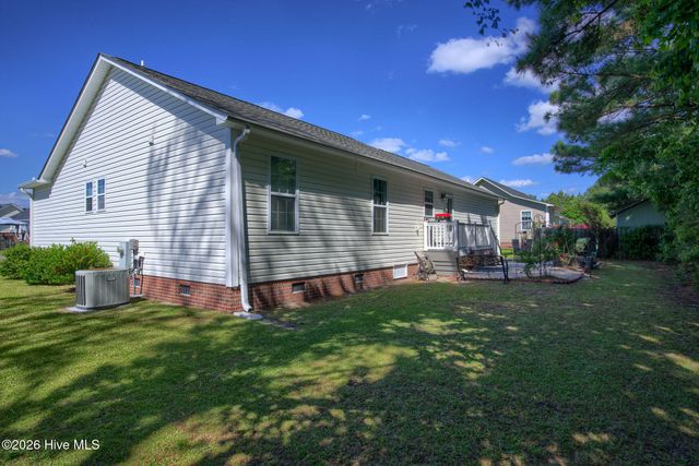 105 Sages Ridge Drive, Holly Ridge, NC 28445