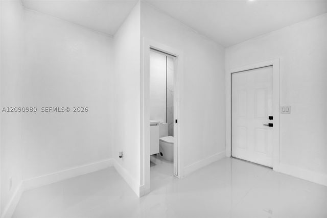 51 NW 161st St, Miami, FL 33169