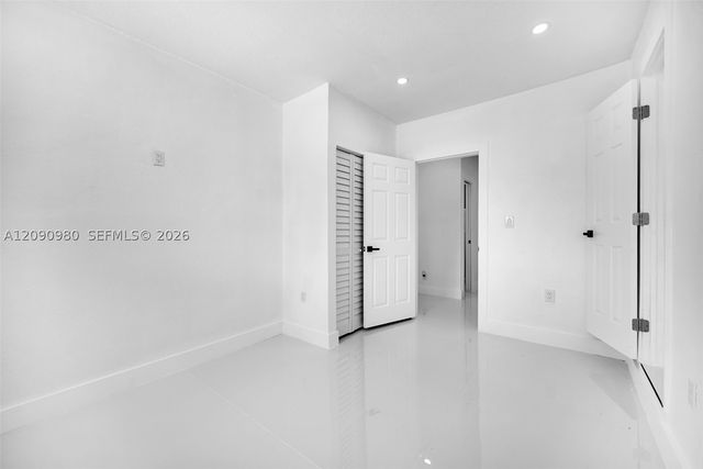 51 NW 161st St, Miami, FL 33169
