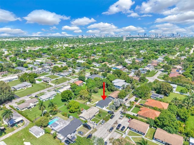 51 NW 161st St, Miami, FL 33169