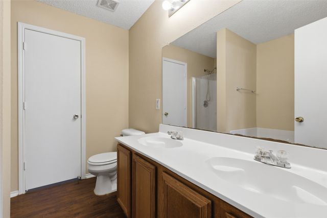 652 Lowe Drive, Cedar Hill, TX 75104