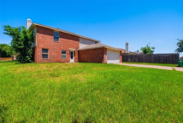 652 Lowe Drive, Cedar Hill, TX 75104