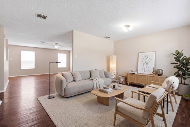 652 Lowe Drive, Cedar Hill, TX 75104