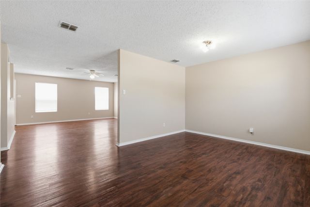652 Lowe Drive, Cedar Hill, TX 75104
