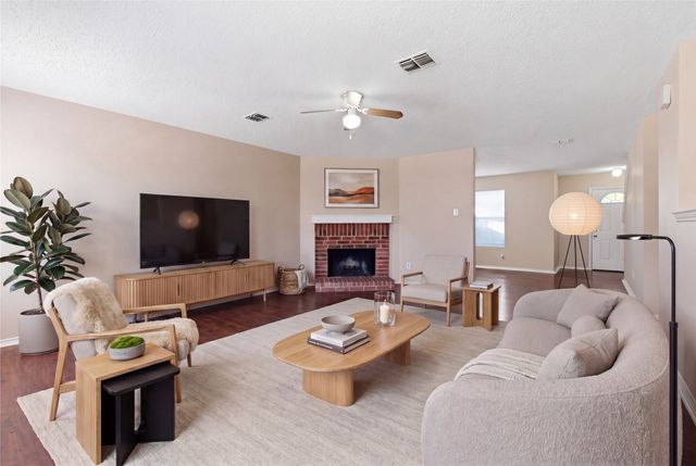 652 Lowe Drive, Cedar Hill, TX 75104