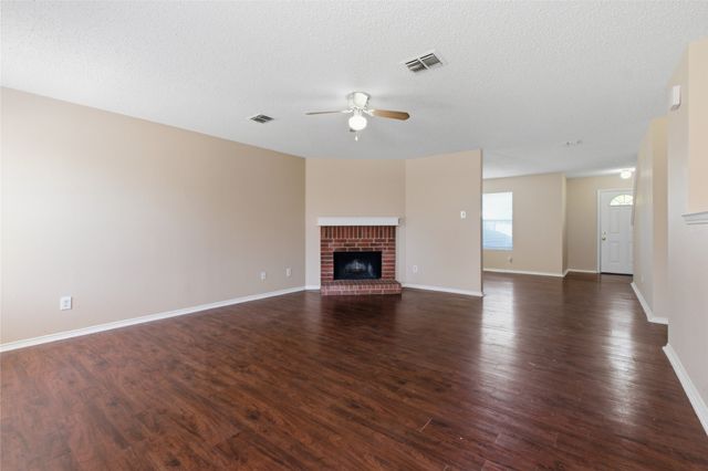 652 Lowe Drive, Cedar Hill, TX 75104