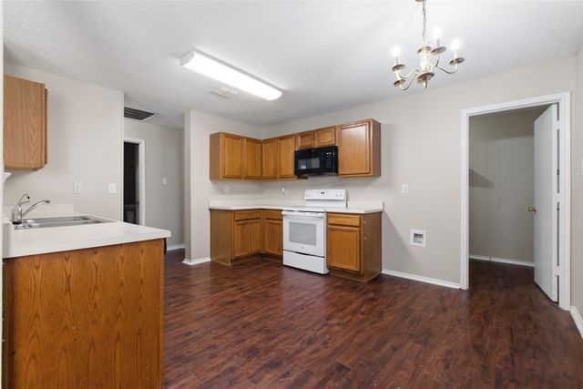 652 Lowe Drive, Cedar Hill, TX 75104
