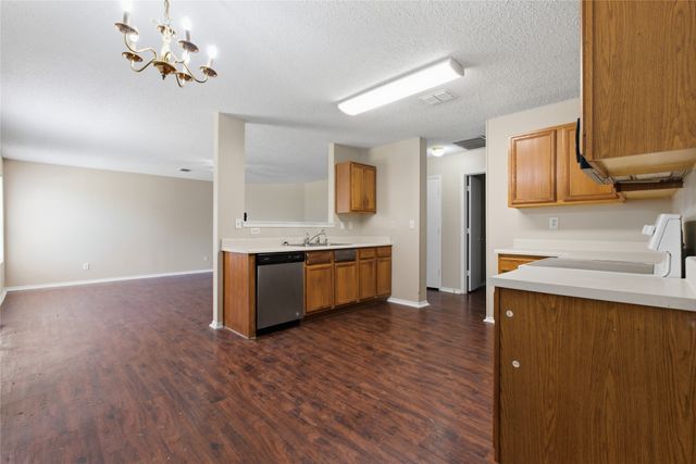 652 Lowe Drive, Cedar Hill, TX 75104