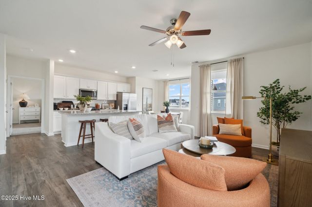 307 Sailors Way, Elizabeth City, NC 27909