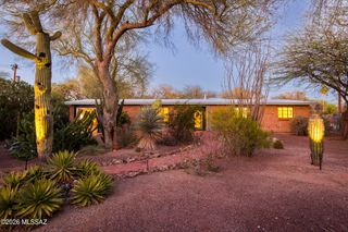 2825 E Pompeii Circle, Tucson, AZ 85716