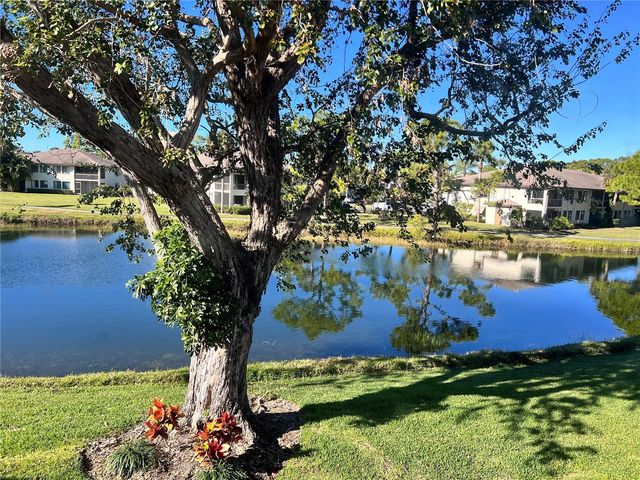 5221 LAKE VILLAGE DRIVE 24, Sarasota, FL 34235