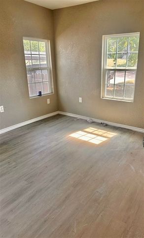 305 SW J Ave, Lawton, OK 73501