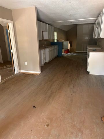 305 SW J Ave, Lawton, OK 73501