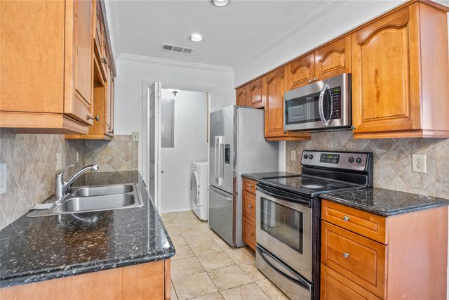 5744 Cedar Creek Drive, Benbrook, TX 76109