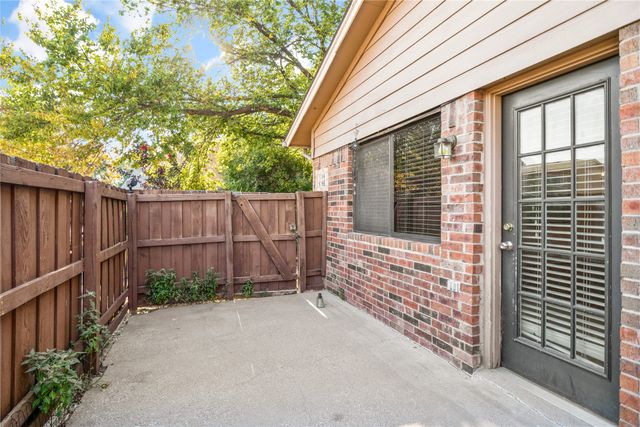 5744 Cedar Creek Drive, Benbrook, TX 76109