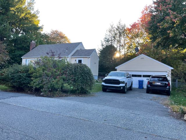 21 Wiley St, Wakefield, MA 01880