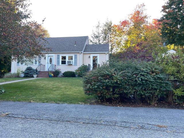 21 Wiley St, Wakefield, MA 01880