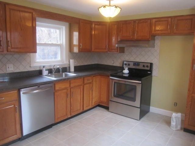 21 Wiley St, Wakefield, MA 01880