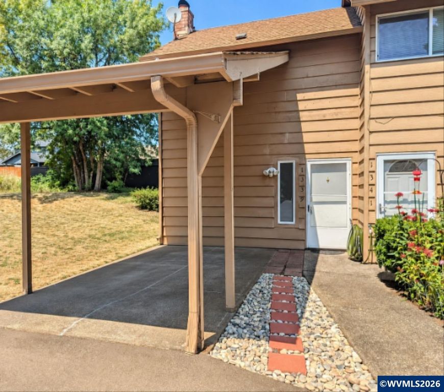 Image 1 of property listing at 1339 Madras St SE, Salem, OR 97306