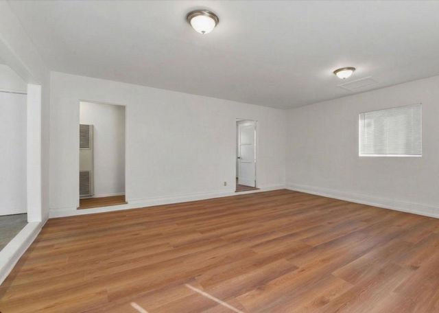 18601 Keswick Street B, Reseda, CA 91335