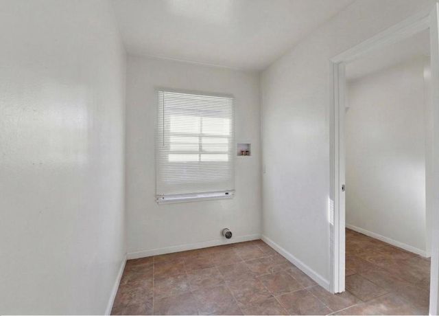 18601 Keswick Street B, Reseda, CA 91335