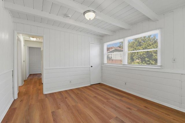 18601 Keswick Street B, Reseda, CA 91335