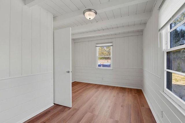 18601 Keswick Street B, Reseda, CA 91335