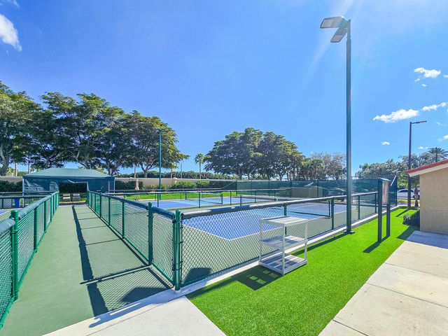 5168 Clover Creek Drive, Boynton Beach, FL 33437