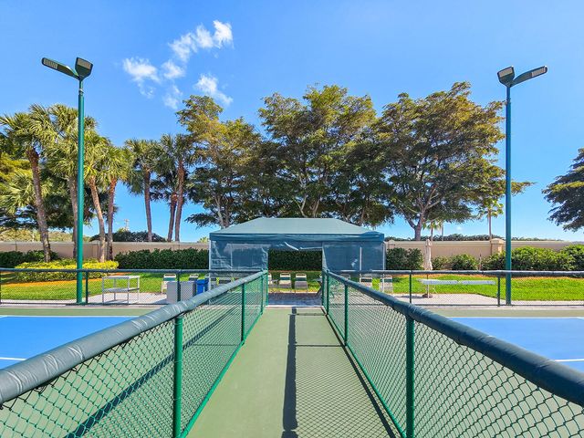 5168 Clover Creek Drive, Boynton Beach, FL 33437