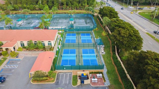 5168 Clover Creek Drive, Boynton Beach, FL 33437