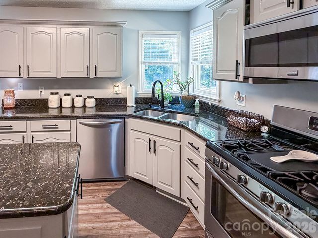 1740 29th Avenue Place NE, Hickory, NC 28601