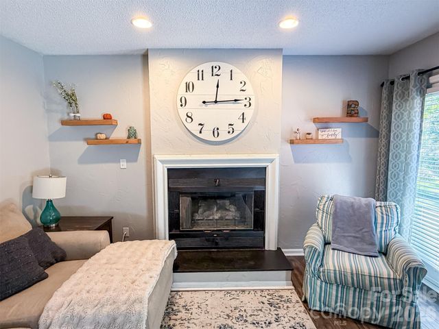 1740 29th Avenue Place NE, Hickory, NC 28601