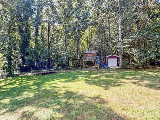 1740 29th Avenue Place NE, Hickory, NC 28601