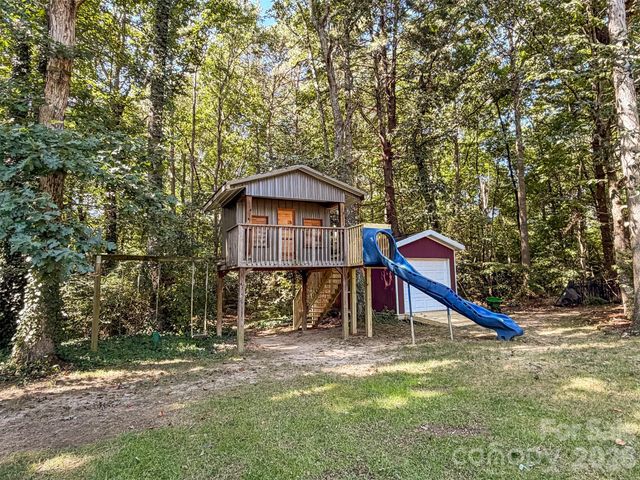1740 29th Avenue Place NE, Hickory, NC 28601