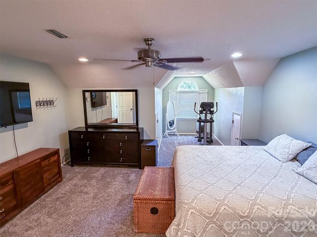 1740 29th Avenue Place NE, Hickory, NC 28601