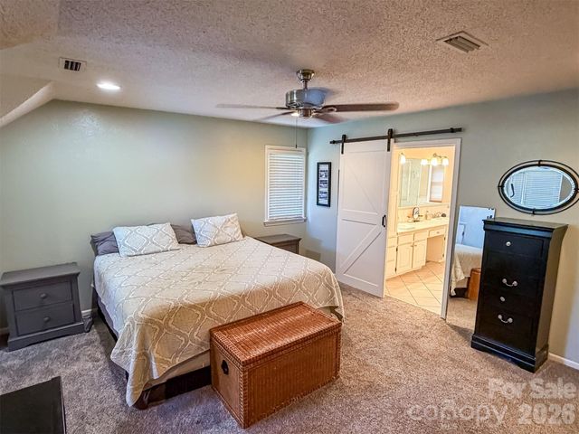1740 29th Avenue Place NE, Hickory, NC 28601