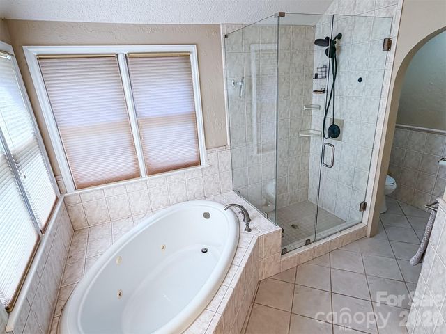 1740 29th Avenue Place NE, Hickory, NC 28601